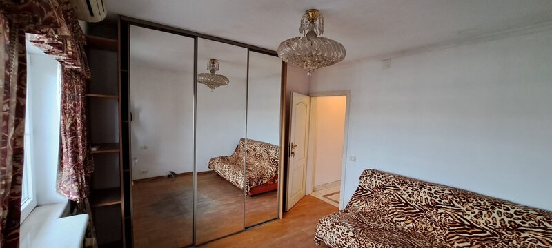 Decebal, Alba Iulia, 100 mp.