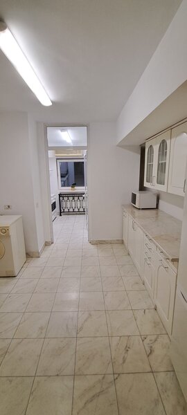 Decebal, Alba Iulia, 100 mp.